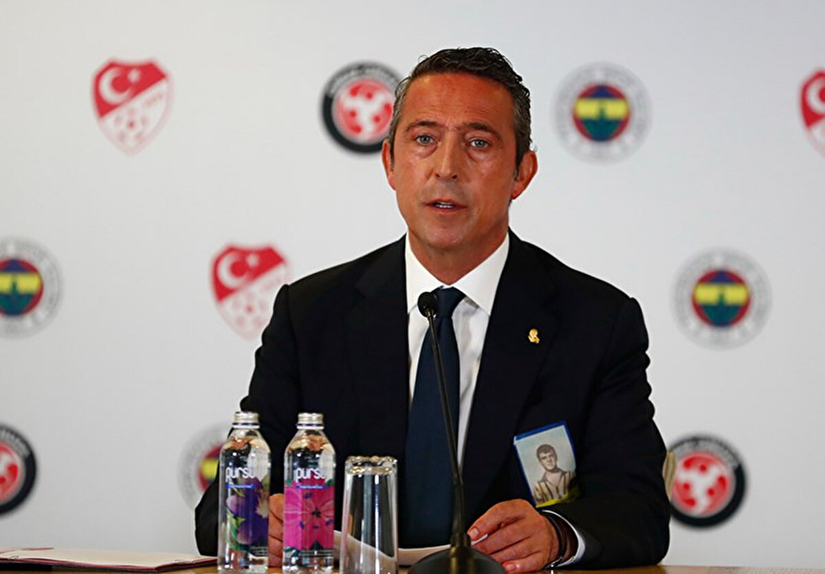 Toplanacak imzalarla Ali Koç yönetiminin sezon sonunda olağanüstü seçimli genel kurula gitmesi hedefleniyor.<br>