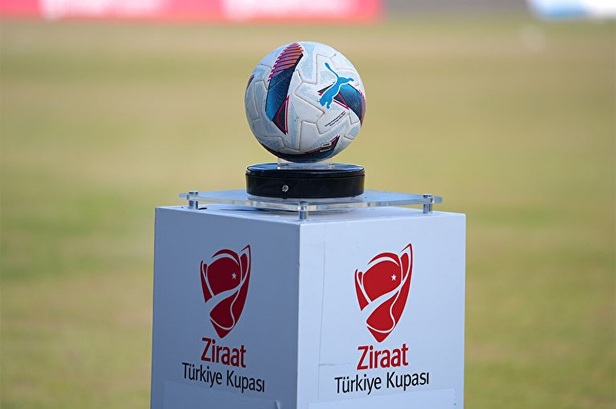 Açıklamada ayrıca, "Müsabaka daha önce ilan edildiği üzere 20.45'te başlayacaktır." ifadeleri yer aldı.<br>