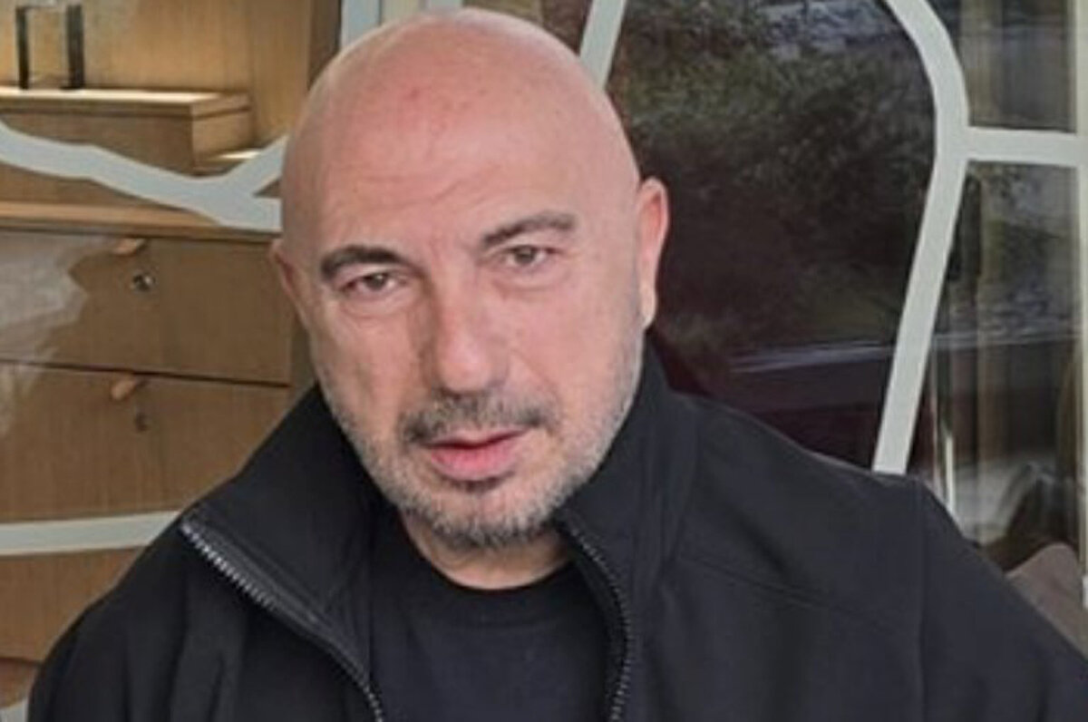 Buna göre Kutlualp kürsüde, "Kongre kararı alın, kimse yoksa ben adayım." diyecek.<br>