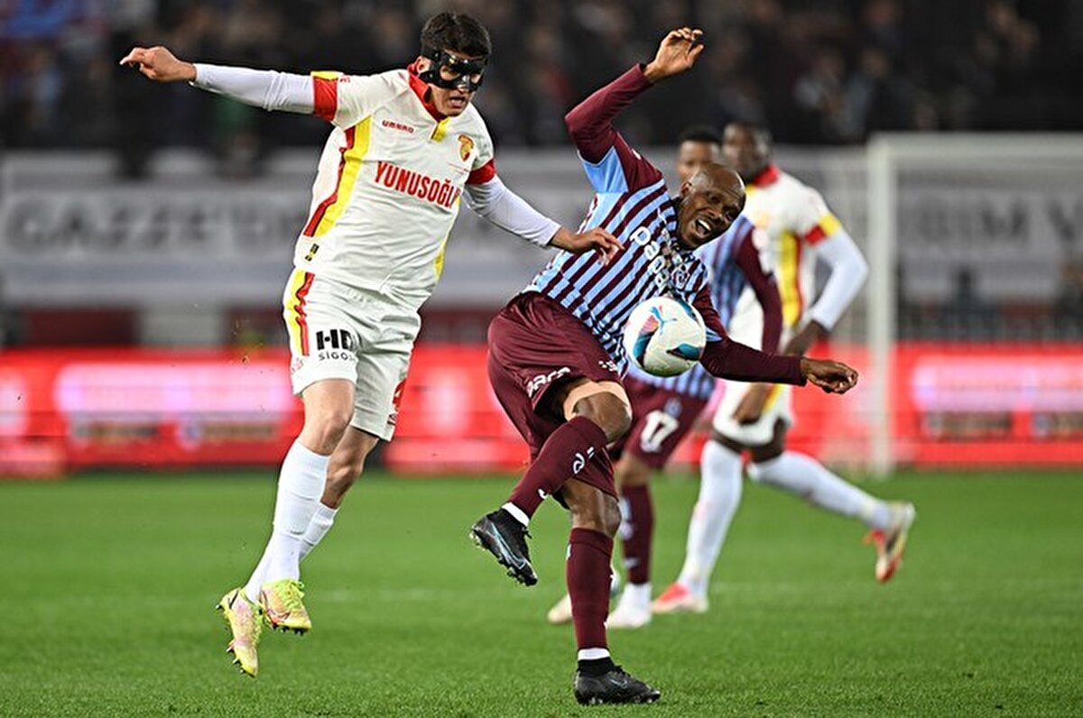 "Bu sezon benim adıma işler iyi gitmedi. Zorlandığım anlar oldu. Biri beni eleştirmeden önce ben zaten kendimi eleştiriyorum. Taraftarlara teşekkür ediyorum. Bu sezon istediğim gibi gitmedi ama umuyorum sezon sonuna doğru çok daha iyi olacak."