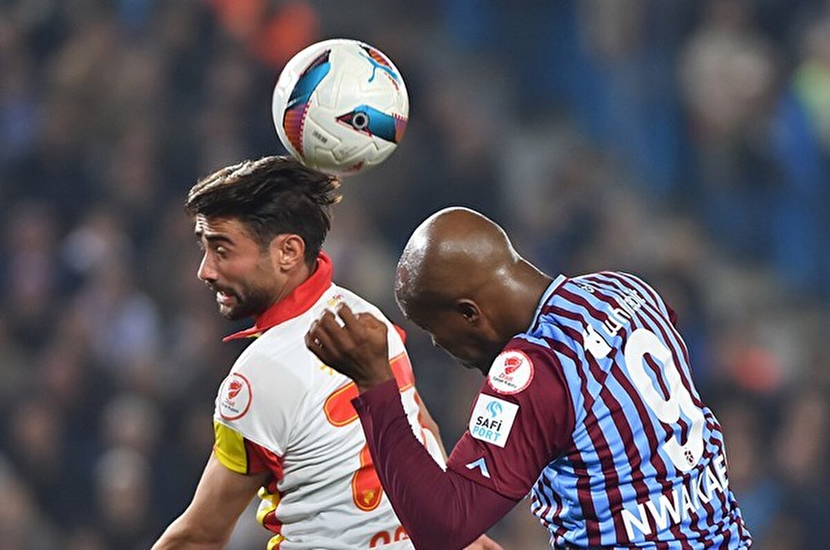 "Bu maçın bizim için ne kadar önemli bir maç olduğunun bilicindeydik. Göztepe ilk 10 dakikada paslarımızı engellemeyi başardı, istediğimiz futbolun önüne geçmeyi başardı ama biz bunu üzerine çalışmıştık. Daha sonrasında da oyunumuzu oturtup iyi bir oyun ortaya koyduğumuzu düşünüyorum. Bazen bunda başarılı da olamıyoruz, belki tartaftarlarımız bu nedenle mutlu da olmuyor olabilir ama bunun üzerine çalışıyoruz ve iyi bir oyun ortaya koymaya çalışıyoruz. Kazanmamız gerekiyordu ve finalde olmamız gerekiyordu ve günün sonunda finaldeyiz."<br><br>