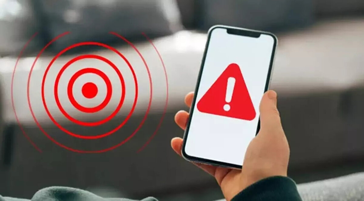 Android telefonların önünde algılama<br><br>EDİS'in Android tabanlı telefonlardaki sismometrelerden farklı çalıştığını belirten Erişen, "Telefonlardaki uyarı sistemi sarsıntı hissedildikten sonra devreye girerken, EDİS fay hattındaki hareketi doğrudan algılayarak çok daha erken uyarı verebiliyor" dedi.<br><br>Sistem, Türkiye geneline yayılmak üzere önümüzdeki 5 yıl içinde tüm kurulumlarını tamamlamayı hedefliyor.