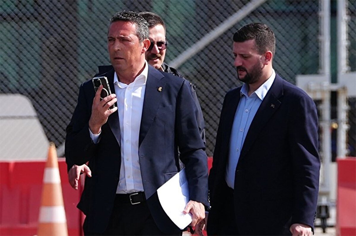 Fenerbahçe Başkanı Ali Koç, sarı lacivertli kulübün Yüksek Divan Kurulu toplantısında açıklamalarda bulundu. Kalamış'ta bulunan Faruk Ilgaz Tesislerindeki toplantıda konuşan Ali Koç'un açıklamaları şöyle:<br>
