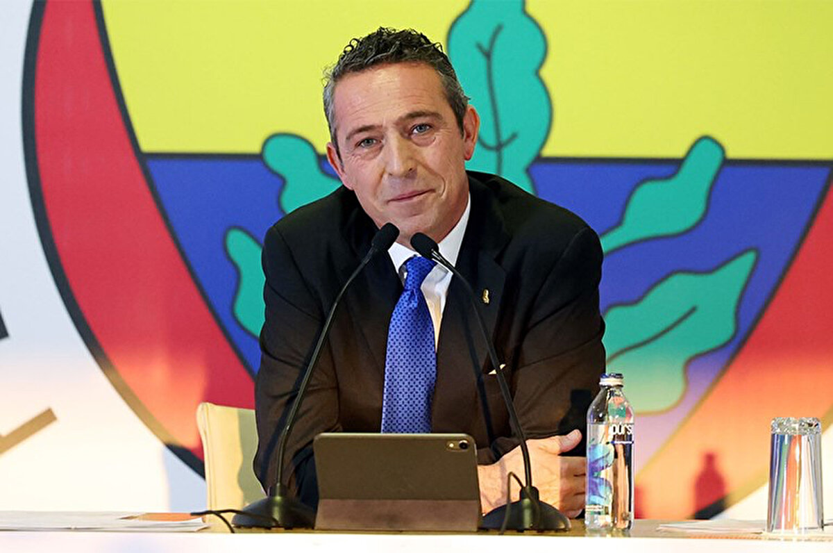 "Bir genel kurul çağrısı oldu. Mutabık değiliz. Her halükarda biz görevimizin başındayız. Bir sonraki buluşmadan bambaşka bir havada, bambaşka bir ortamda olacağız. Bu buhran dönemi de b,r yerde bitecektir. İnşallah 6 hafta içinde biter. Bittiği zaman da iş bambaşka yerlere gidecektir."<br>