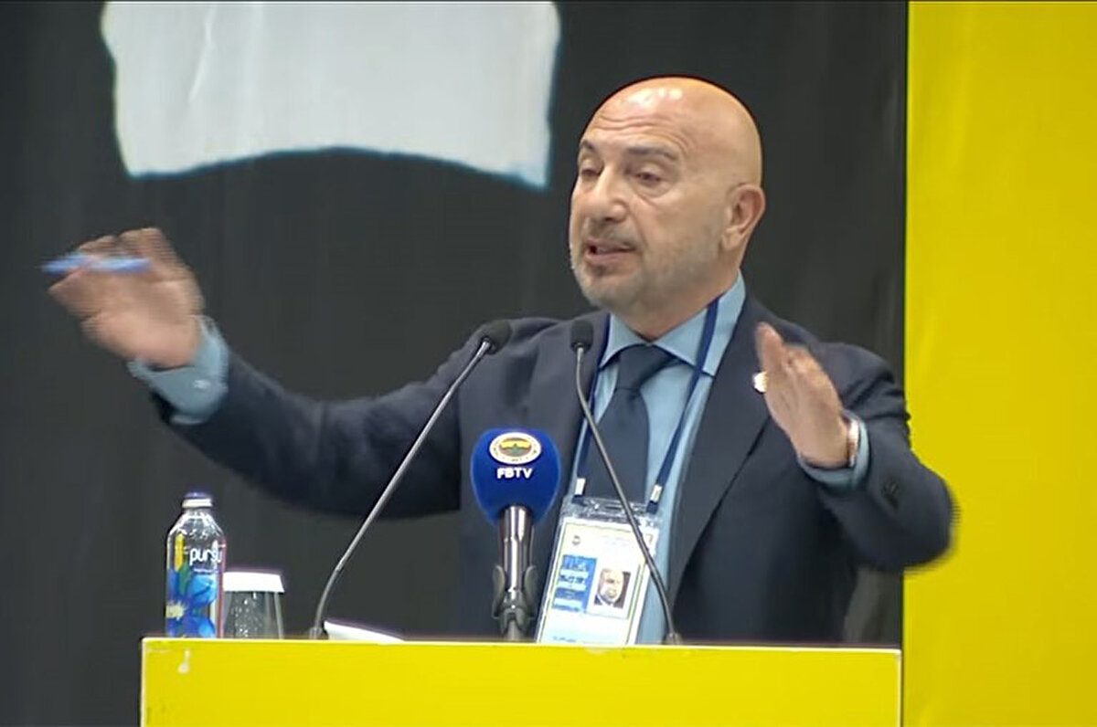 Fenerbahçe Kulübü'nün eski yöneticisi Hakan Bilal Kutlualp, Fenerbahçe Yüksek Divan Kurulu Toplantısı'nda başkan adaylığını açıkladı. Kutlualp'in açıklamaları şöyle:<br>