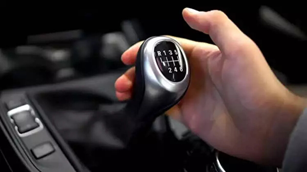 Şehir içi yoğun trafikte araç kullananlar için otomatik vitesler rahatlık sağlarken, uzun ömür hedefleyen sürücüler manuel vitesli araçlara yönelmeyi tercih edebilir.<br><br>