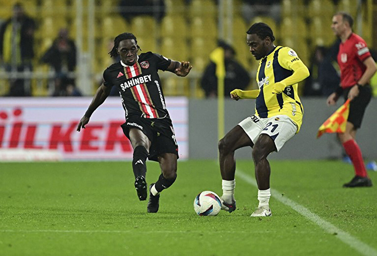 Gaziantep Fk - Fenerbahçe maçı ne zaman<br><br>Trendyol Süper Lig'in 33. haftasında Gaziantep FK - Fenerbahçe maçı 26 Nisan Cumartesi günü 19.00'da Kalyon Stadyumu'nda oynanacak. Mücadelede Direnç Tonusluoğlu düdük çalacak.