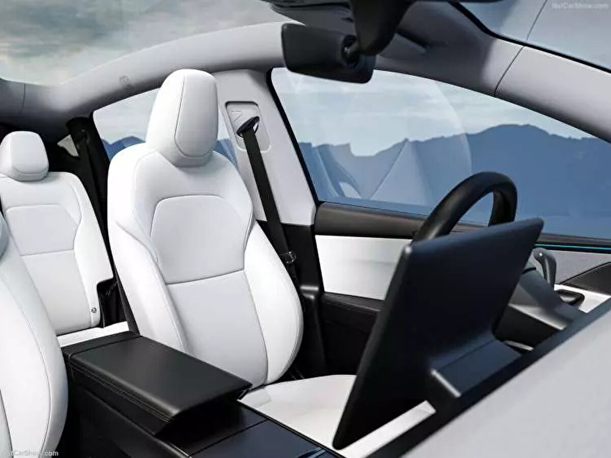 Konfor özellikleri açısından yeni Model Y, ısıtmalı ve havalandırmalı ön koltuklarla geliyor.