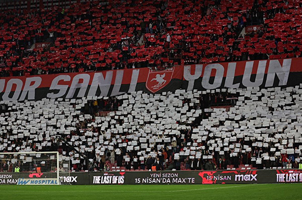 Başkanımızın da defaatle ifade ettiği gibi, “Samsunspor’a yeteneğinle gelirsin, karakterinle kalırsın”. Samsunspor çatısı altında karakterine gölge düşüren hiçbir oyuncunun barınması söz konusu olamaz.<br>