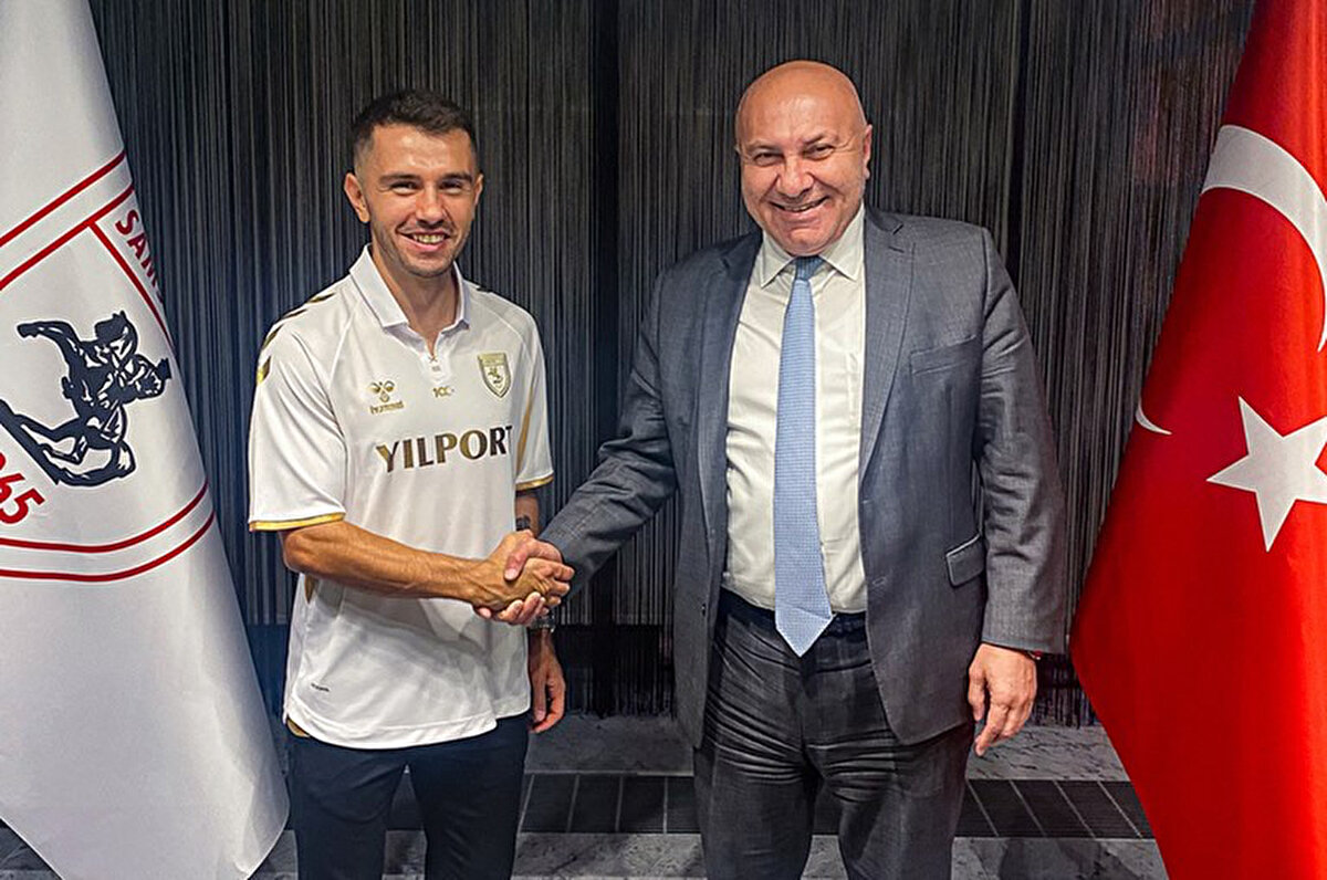 Başta Emre ve Okan olmak üzere tüm oyuncularımızın karakterine, adamlığına ve takımdaşlığına sonuna kadar güveniyoruz.<br>