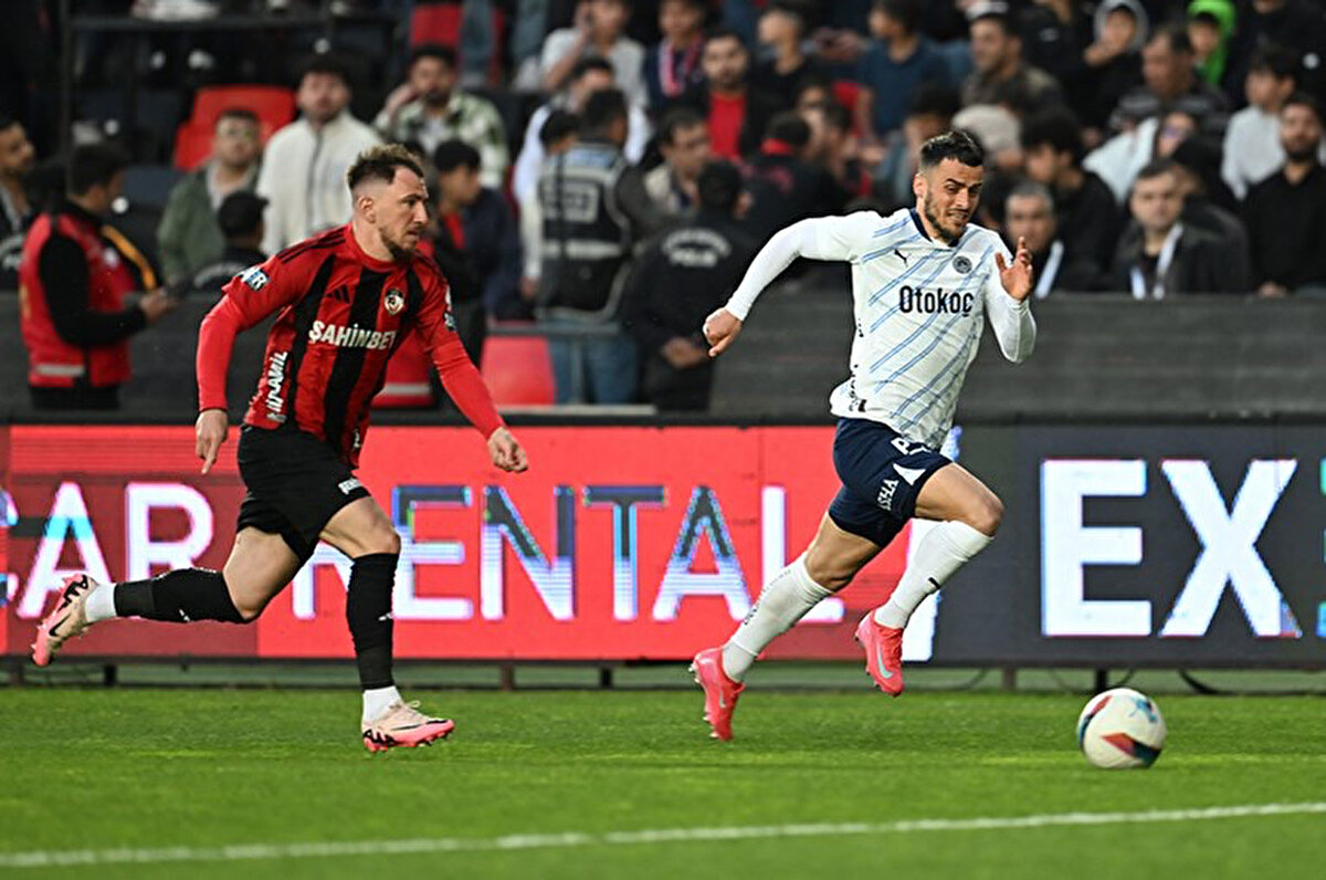 Fenerbahçeli taraftarlardan paylaşıma binlerce yorum geldi. <br>