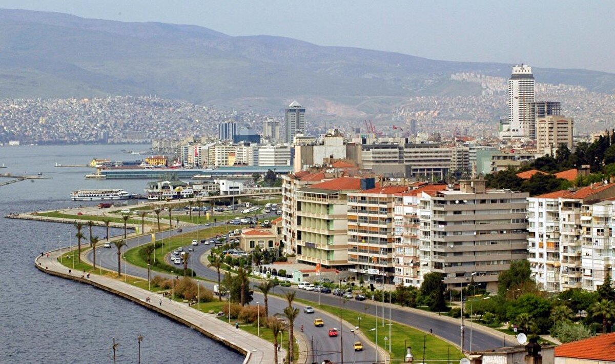 4. İzmir – Rahat, modern, deniz kenarı bir şehir. Ege’nin özgür havası burada hissediliyor.<br>