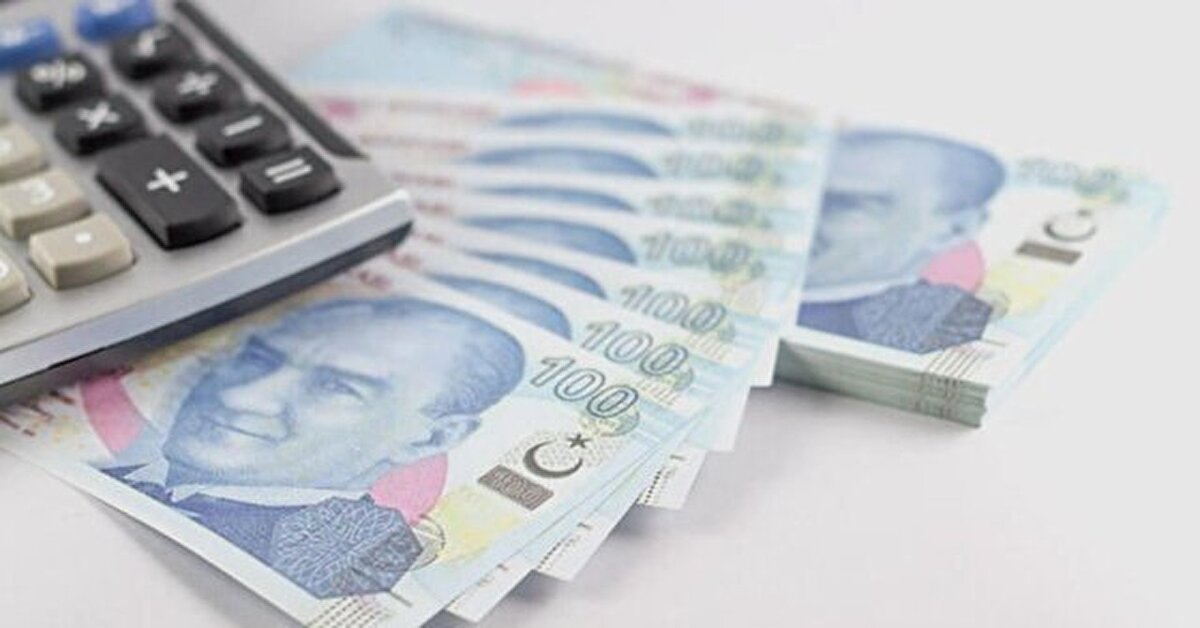 6 AYLIK ENFLASYON FARKI YÜZDE KAÇ OLUR?<br><br>Merkez Bankası yıl sonu enflasyon beklentisini yüzde 28,04 olarak açıkladı.<br><br>Merkez Bankası’nın Piyasa Katılımcıları Anketi’ne göre enflasyonun Nisan’da %2,25, Mayıs’ta %1,87 seviyesinde gerçekleşmesi bekleniyor. Haziran ayı enflasyonunun da kabaca %1,50 olacağı tahmin ediliyor.<br><br>Bu bilgiler ışığında 6 aylık enflasyonun yüzde 15 ile 17 civarında olması bekleniyor.