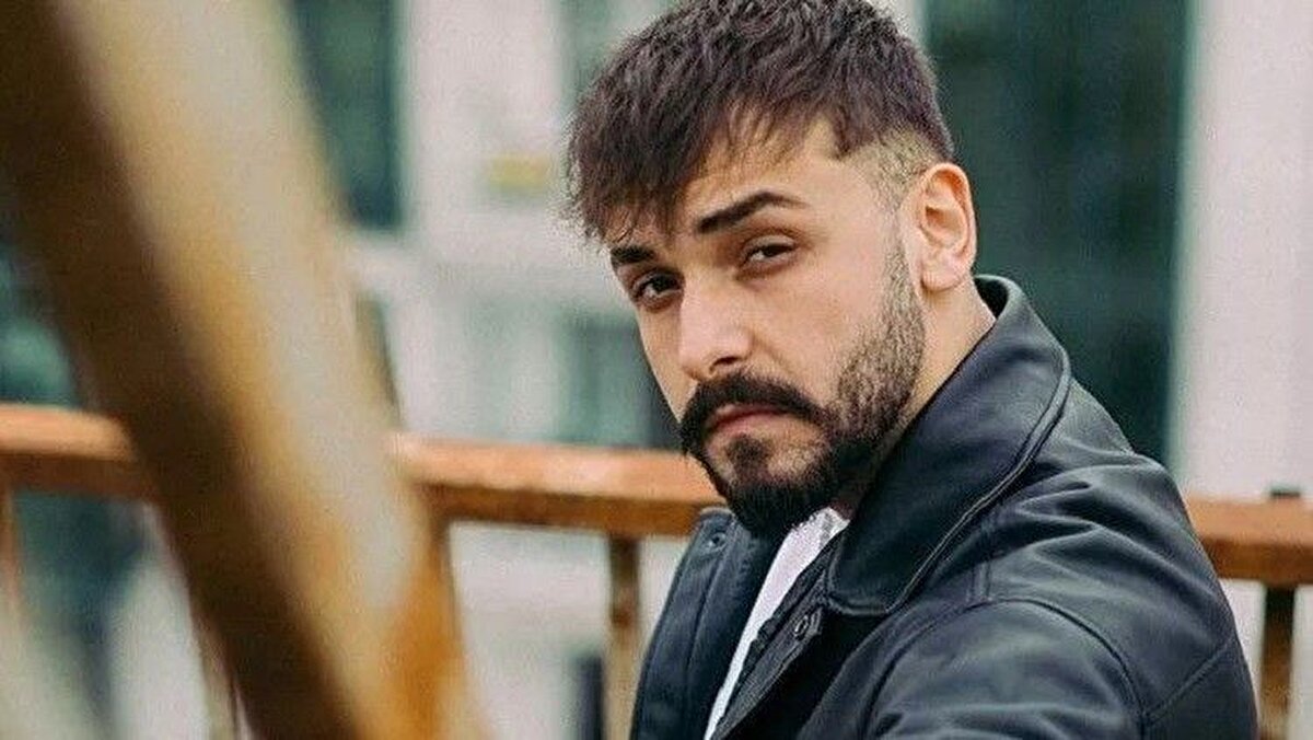 "Ablam ve iki kedimin durumu iyi"<br><br>Rap şarkıcısı Sefo sosyal medya hesabından paylaşım yaptı. Sefo yaptığı paylaşımda, “Dün gece Samsun’daki aile evimde yangın çıktı. Kısa sürede müdahale edildi ve söndürüldü Allah’a şükür. Ablam ve 2 kedimiz çok şükür iyi. Hemen yardıma koşan komşularımızın hakkı ödenmez” ifadelerine yer verdi.