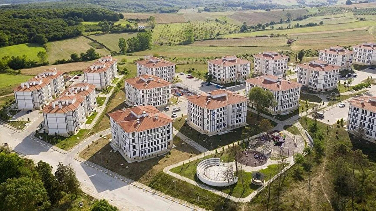 İstanbul'da yaşanan 6.2 büyüklüğündeki depremin ardından sosyal konut seferberlik hamlesi yeniden gündeme geldi.