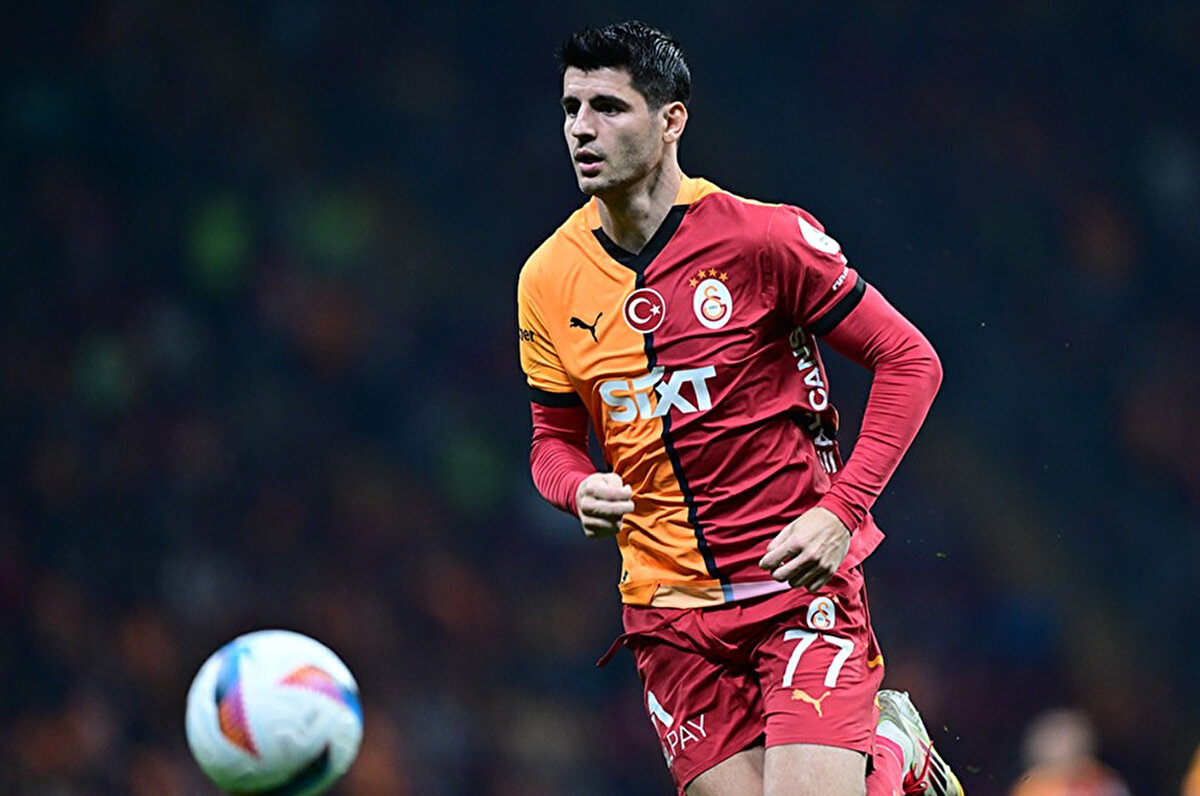 İkinci yarı oyuna giren ve iki gol atan Alvaro Morata, "İyi bir performanstı. Çok önemli bir 3 puan aldık. Şampiyonluk için mücadele ediyoruz. Mutluyuz. Ben de takım arkadaşlarımın yardımından dolayı mutluyum. Elimden geleni yapmak istiyorum. Geldikten sonra bir sakatlığım olduğu için fazla oynayamadım şimdi ne gerekiyorsa yapmaya hazırım! Çok mutluyum burada. Takım arkadaşlarıma teşekkür ediyorum. Burada çalışan insanlara teşekkür ediyorum. İnanılmaz bir iş yapıyorlar bizi rahatlatmak için. Elimden geleni yapmak istiyorum. Ailemin de mutlu olduğunu düşünüyorum ve bu şekilde devam etmesini istiyorum." dedi.<br>