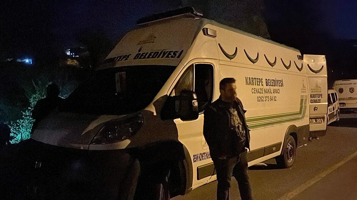 Ölen kişinin aranan polis memuru Emre Bakkal olduğu ve yarın görevine geri dönmesi gerektiği öğrenildi.