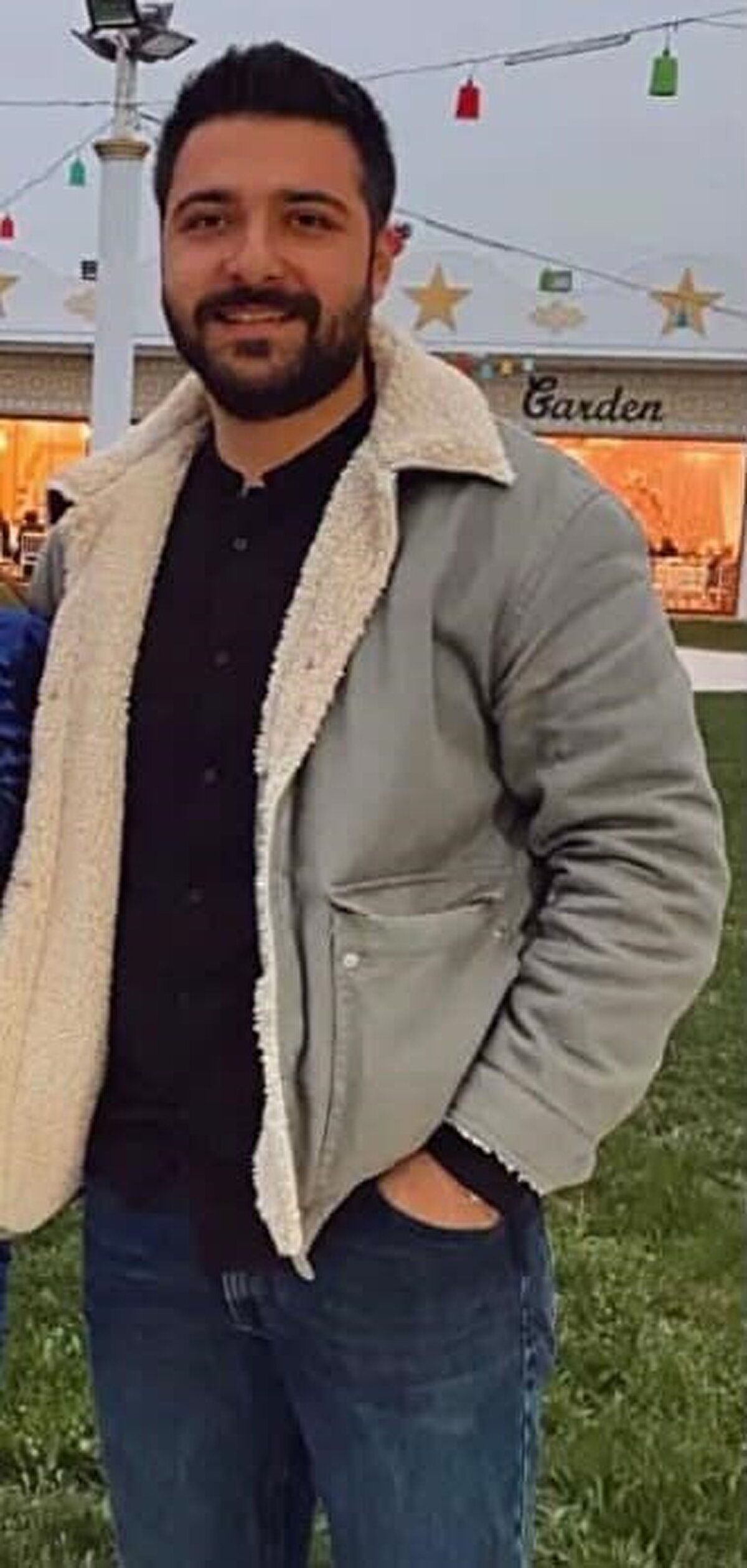 Yapılan aramada ekipler, Uzuntarla İbrikdere mevkiinde bulunan dere yatağında bir kişinin hareketsizce yattığını fark etti.