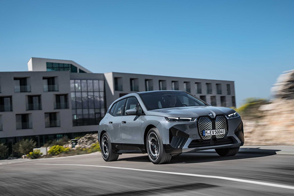 7. BMW İX xDrive 50: 630 km