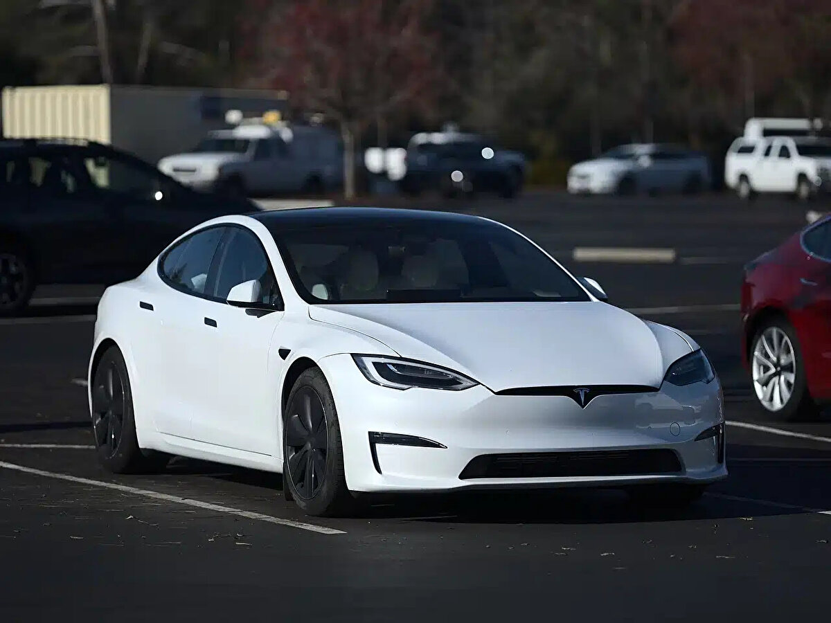 4. Tesla Model S Long Range: 652 km