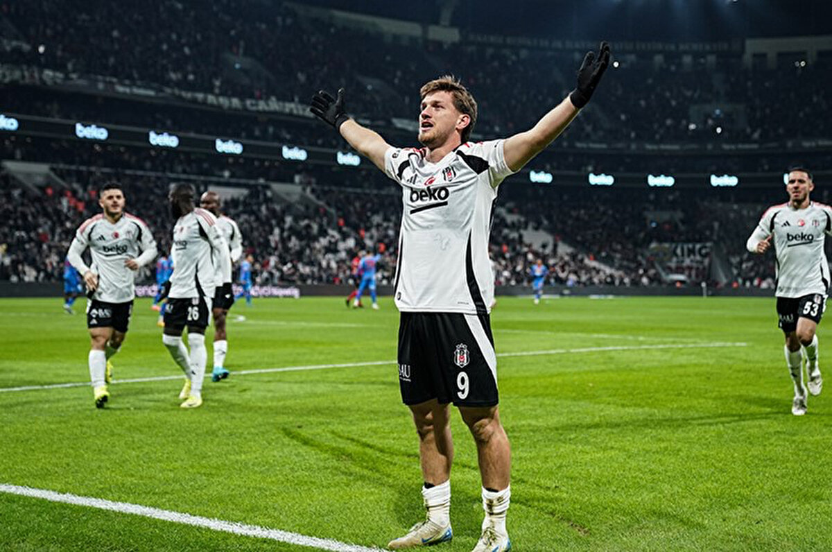 Sözcü Gazetesi'nde yer alan habere göre; dünyaca ünlü menajer Federico Pastorello'nun şirketi P&P Management ile genç golcü için ciddi teklifler alınması bekleniyor.<br>