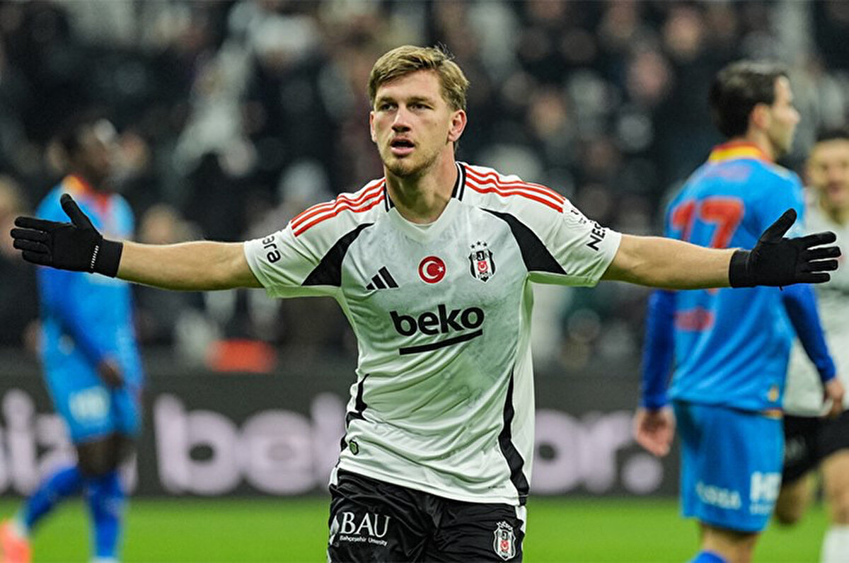 Beşiktaş cephesinin de oyuncunun 20-25 milyon Euro seviyelerinde satışına onay vermesi bekleniyor.<br>