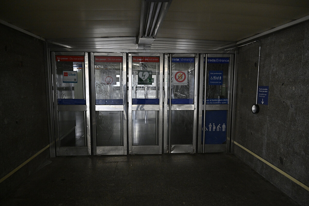 BBC'nin haberine göre, İspanya ve Portekiz'de geniş çaplı elektrik kesintisi yaşandığı belirtildi.