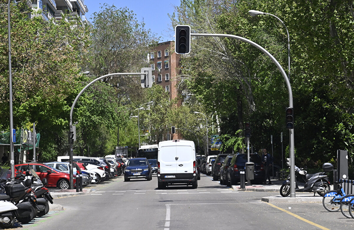 Yerel kaynaklar, İspanya'nın başkenti Madrid'de trafik ışıklarının çalışmaması nedeniyle sıkışıklık olduğunu ifade etti.