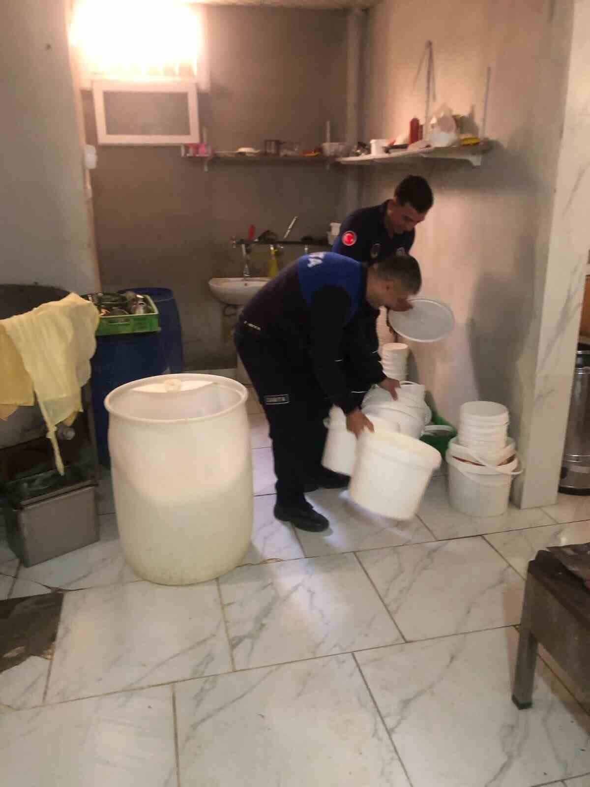 Tarım ve Ormancılık Müdürlüğü ekipleri koordineli şekilde kent genelinde gerekli hijyen standartlarını sağlamayarak halkın sağlığını tehlikeye atan işletmelere yönelik denetim gerçekleştirdi.