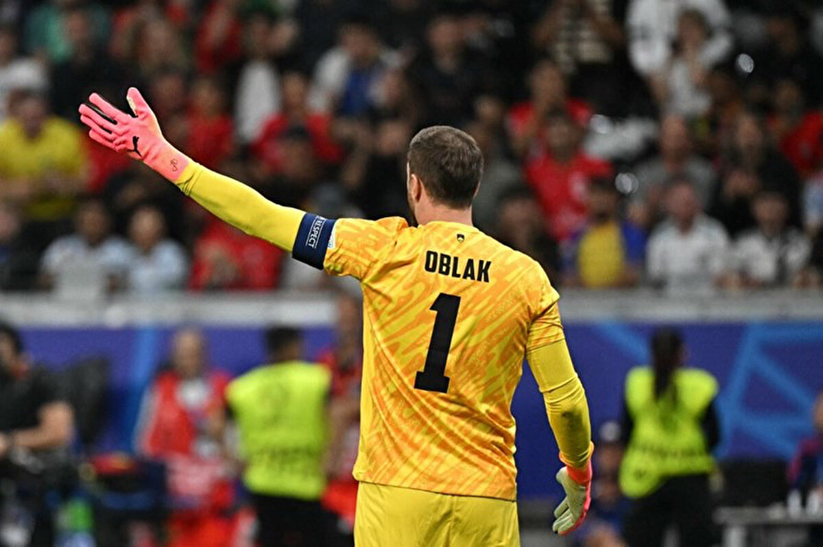 Abla Oblak'ın şu anda Türkiye'de bulunduğu ve bu durumun Jan Oblak'ın sarı kırmızılı takıma transferini kolaylaştırabileceği kaydedildi.<br>