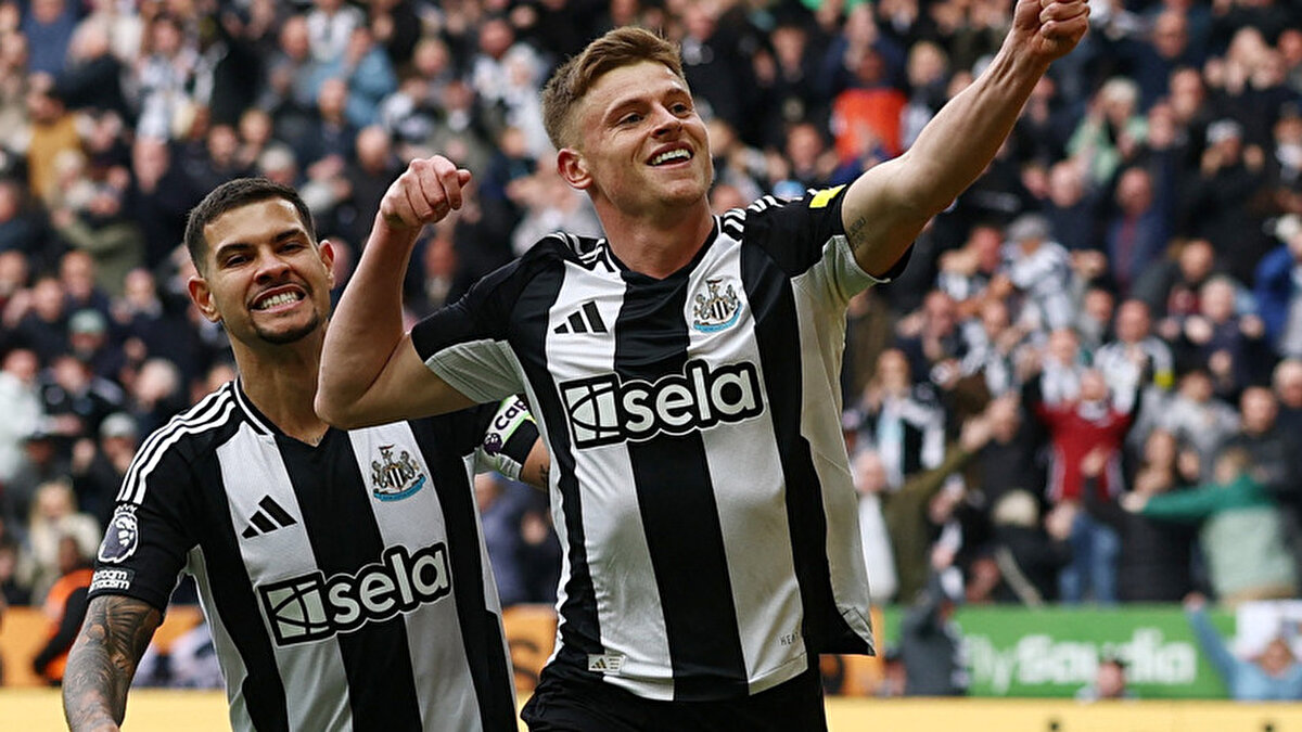 13-) Newcastle United<br>635.00 mil. €