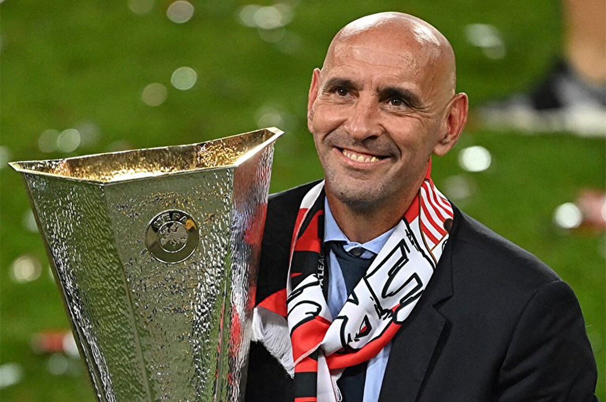 İngiliz basınında yer alan haberde Monchi'nin Yunus Akgün'ün peşinde olduğu belirtildi.<br>