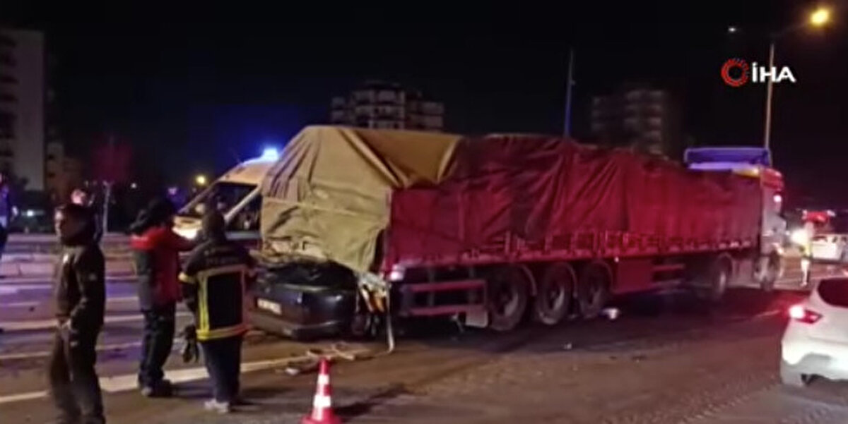 Yapılan ilk müdahalede araç sürücüsü Y.Ş.’nin hayatını kaybettiği belirlendi.