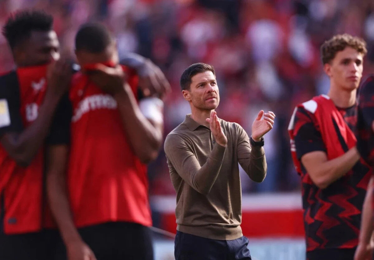 REAL MADRID'DE KUPALAR KAZANDI<br><br>43 yaşındaki İspanyol teknik adam, Real Madrid formasıyla birlikte Şampiyonlar Ligi, La Liga, 2 İspanya Kral Kupası ve 1 İspanya Süper Kupası başarıları yakaladı.