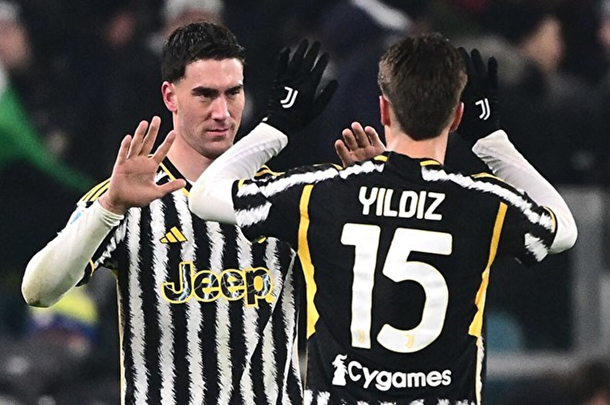 Bu sezon Juventus formasıyla tüm kulvarlarda 38 maça çıkan Vlahovic, 14 gol atıp 5 de asist yaparak 19 gole doğrudan katkı sağladı.