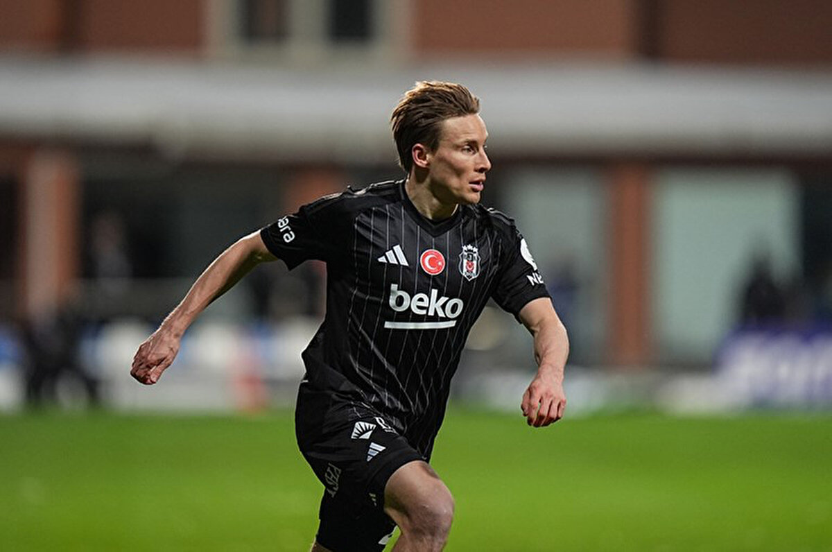 Beşiktaş formasıyla bu sezon 41 maça çıkan Jonas Svensson, 1 gol ve 4 asist kaydetti. Norveçli sağ bek geçtiğimiz sezon 15 maçta sahaya çıkmıştı.<br>