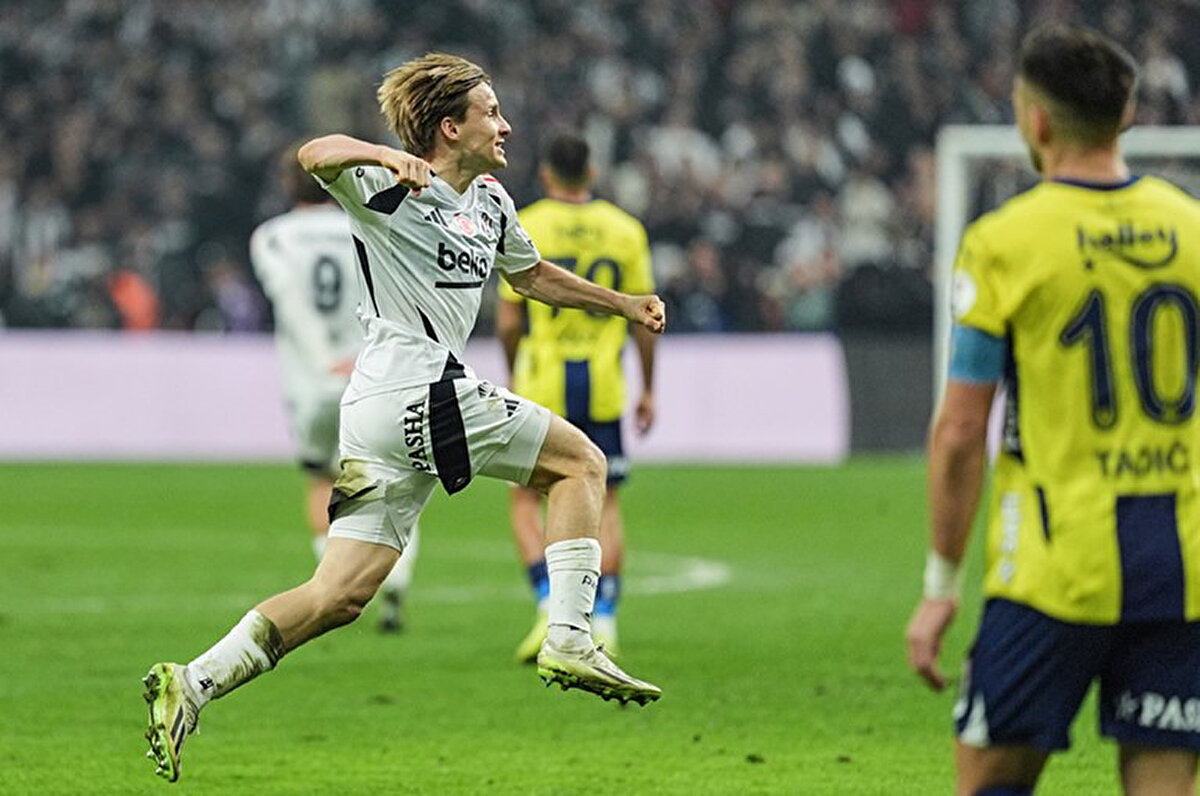 Beşiktaş Teknik Direktörü Ole Gunnar Solskjaer ve yönetimin de Svensson'dan memnun olduğu ve takımda tutmak istediği vurgulandı.<br>