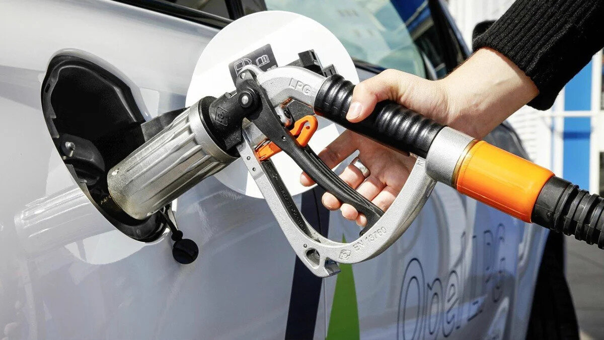 LPG’li araçların da uyması gereken kriterler var.<br><br>Aracınızda LPG, CNG veya LNG varsa tadilat muayenesi ile ruhsata işlenmiş olması gerektiğini bilmelisiniz. Araç muayenesinden kalmak istemeyenler bu detayı da gözden kaçırmamalı.