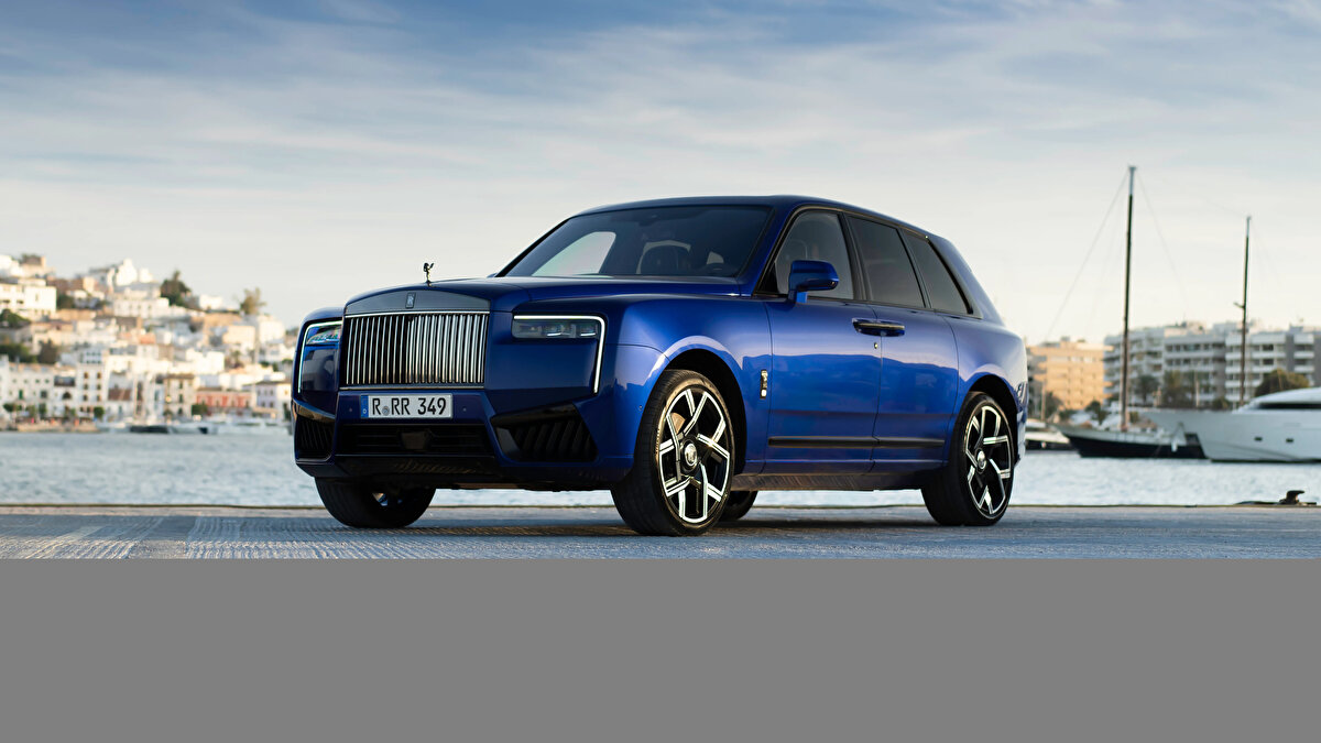 15. Rolls-Royce Cullinan (2024): 75 milyon 500 bin TL