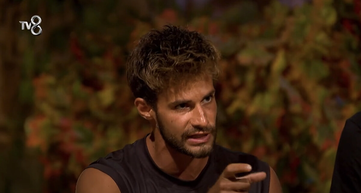 "Ben size zaten söylemiştim"<br><br>Batuhan ailesinin sözleri sonrasında açıklama yaparak "Acun abi şimdi bu olayı benim zaten tek başıma kaldırmam. Bu olayın arka planını görmem ya da benimle ne konuştuğunuzu, bunları zaten ben yaşıyorum ama burada bana asla ulaşamayan, televizyondan gören ailemin de bunu kabul etmeyeceğini, yanlış anlayacağını ben zaten size söylemiştim. Bunun başından beri haberi verilip, benimle en azından bir konuşmak istemişlerdir diye düşünüyorum" dedi.