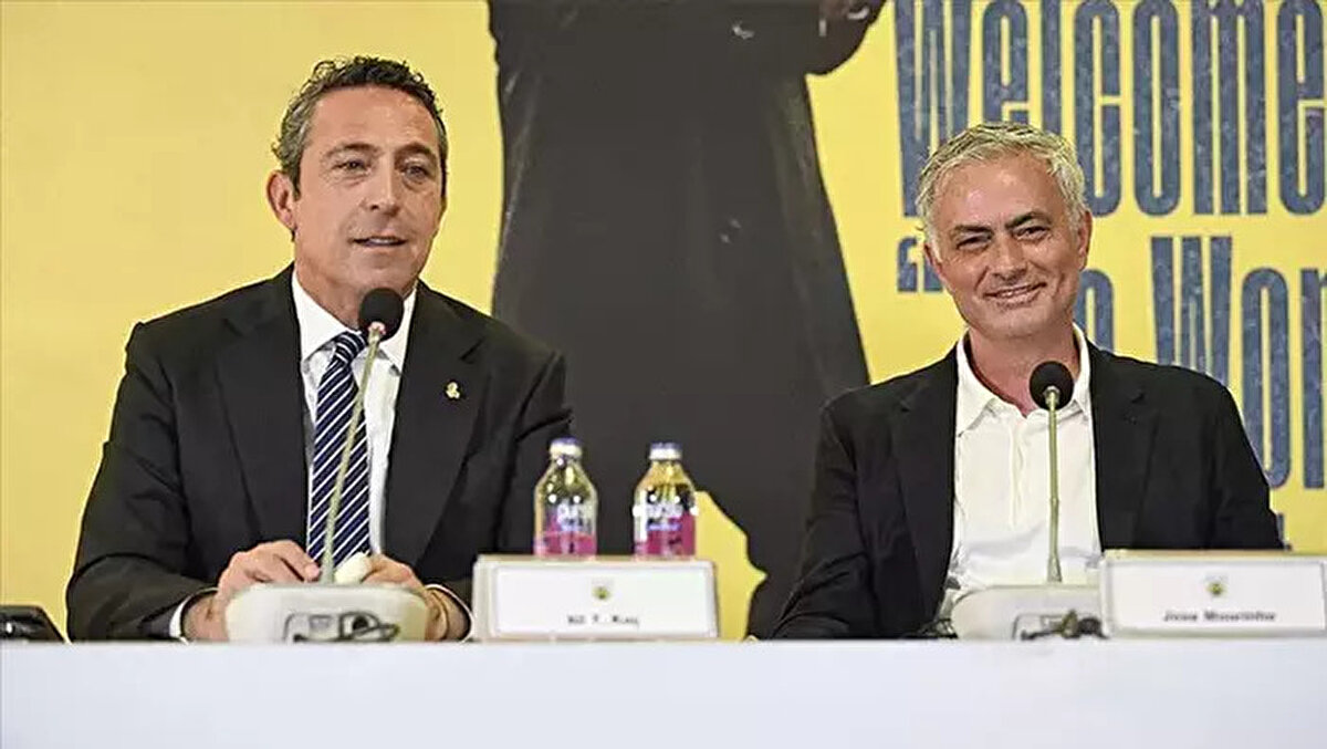 Trendyol Süper Lig'de son 5 haftaya lider Galatasaray'ın 5 puan arkasında yer alan Fenerbahçe bir yandan gelecek sezonun kadro planlamaları için çalışmalara başladı.