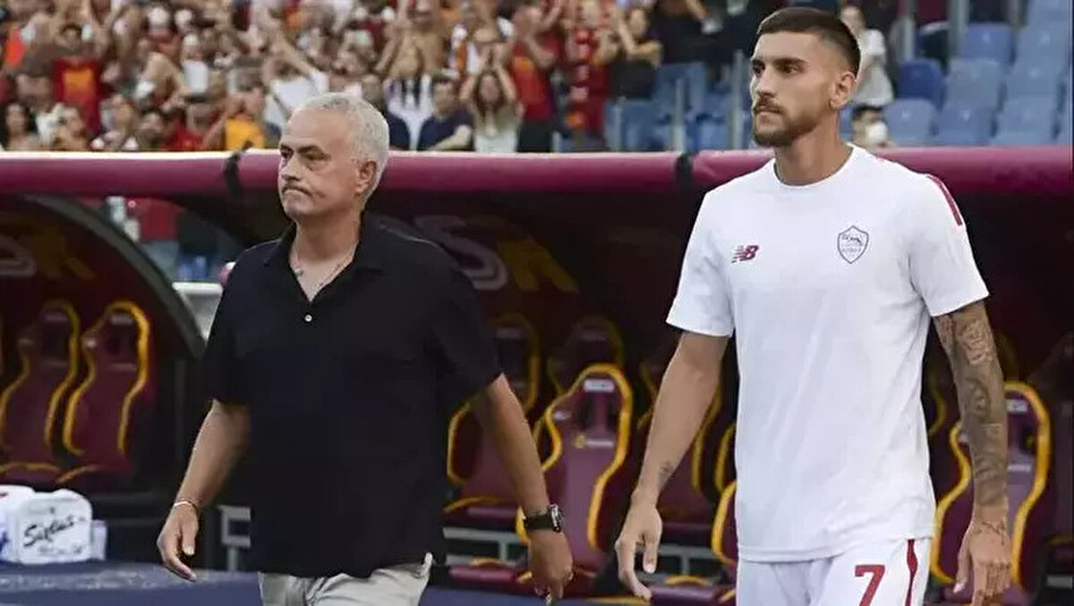 MOURINHO İLE BİRLİKTE ÇALIŞTI <br>Haberde şu an için sarı-lacivertlilerin nabız yokladığı ancak uygun şartların oluşması durumunda Jose Mourinho'nun eski öğrencisinin kadroya katılabileceği belirtildi.