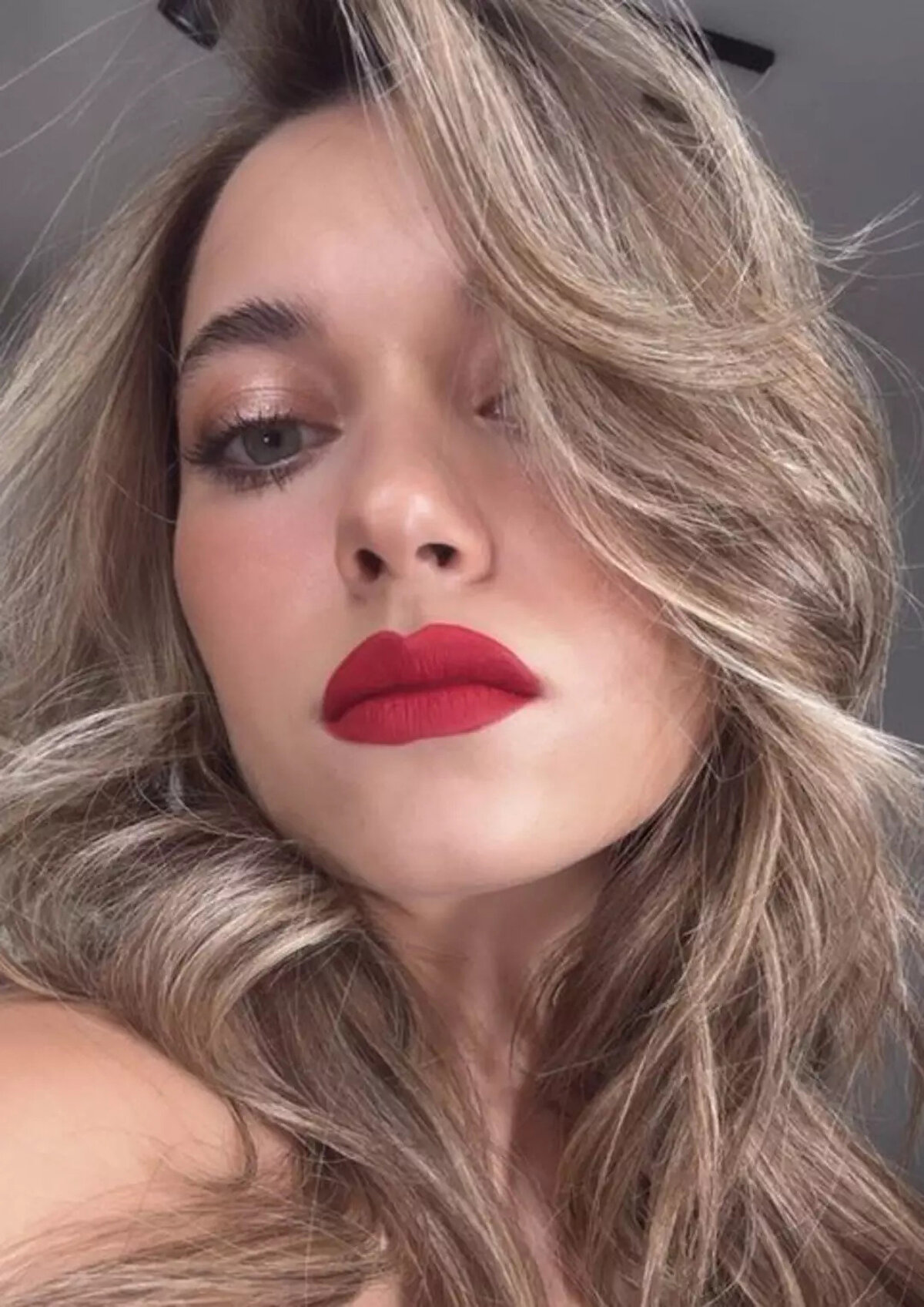 Yeni projeden alacağı ücret dikkat çekti<br><br>Posta gazetesinde yer alan habere göre, Pera dizisi için Afra Saraçoğlu’na bölüm başı 2,5 milyon TL ödeme yapılacağı iddia edildi. Bu ücret, sosyal medyada en çok konuşulan konulardan biri haline geldi.