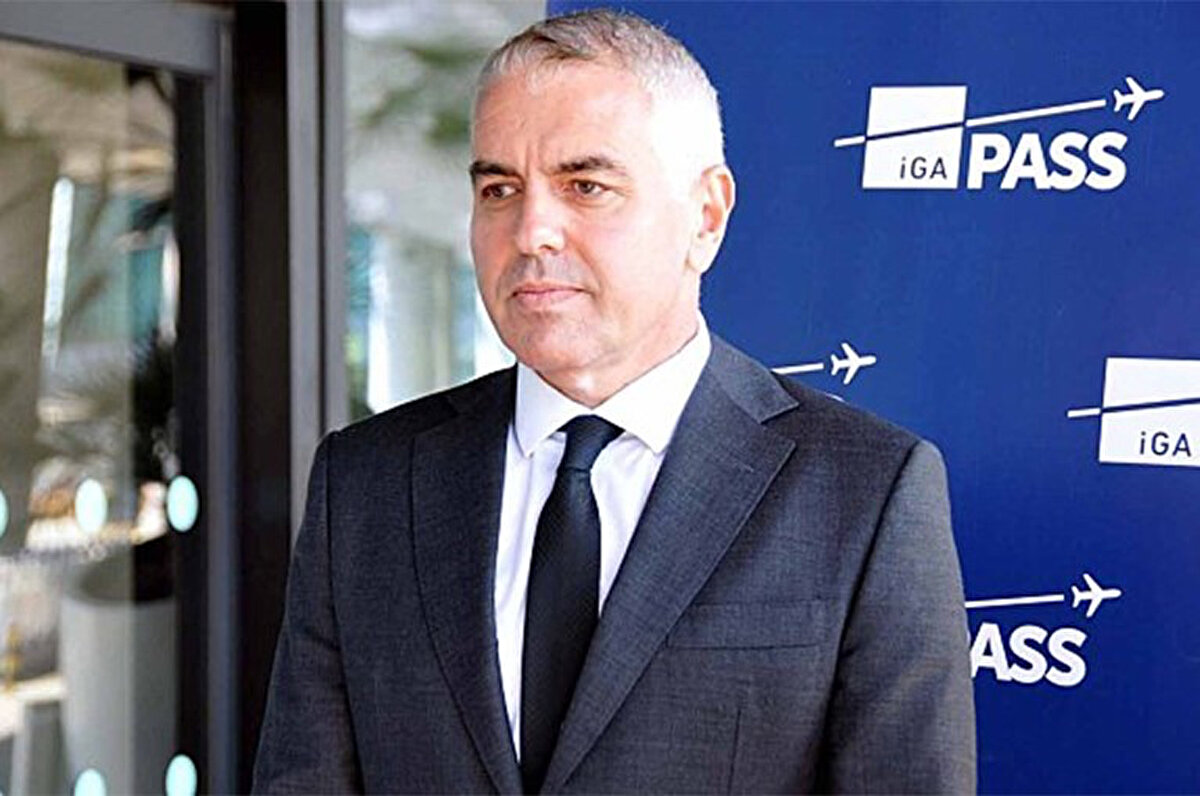 "Hocamız son derece konsantre, oyuncular neye ulaşacaklarının farkındalar. Hiç kolay bir şey değil yaklaşık 10-11 ay boyunca bu takımın motivasyonunu üst düzeyde tutabilmek. O yüzden de başta idari şubemiz olmak üzere futbol şubesinden sorumlu arkadaşlarımız gerçekten büyük bir gayret gösteriyorlar. İnşallah kalan maçlarımızı kazanıp muvaffak olacağız.<br>