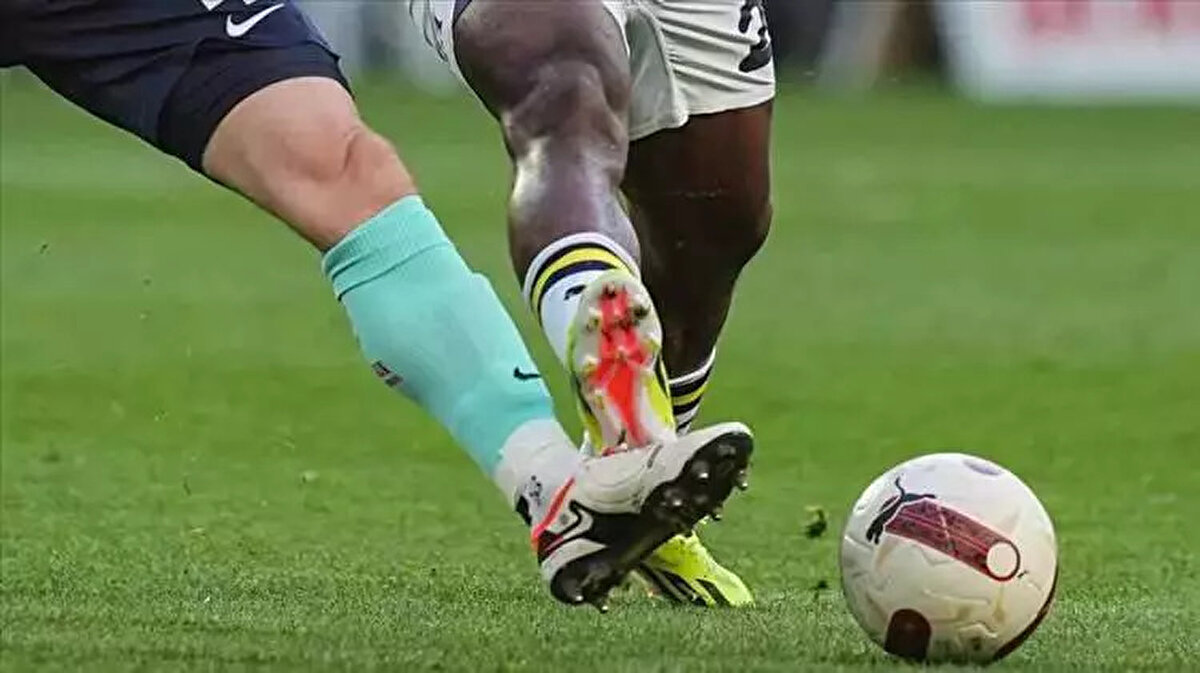 Yapay zeka (Euro Club Index) Süper Lig şampiyonu ve küme düşecek son iki takım ile ilgili yaptığı tahmini güncelledi.<br><br>İşte yapay zekanın son tahminine göre Süper Lig'de oluşması muhtemel puan durumu: