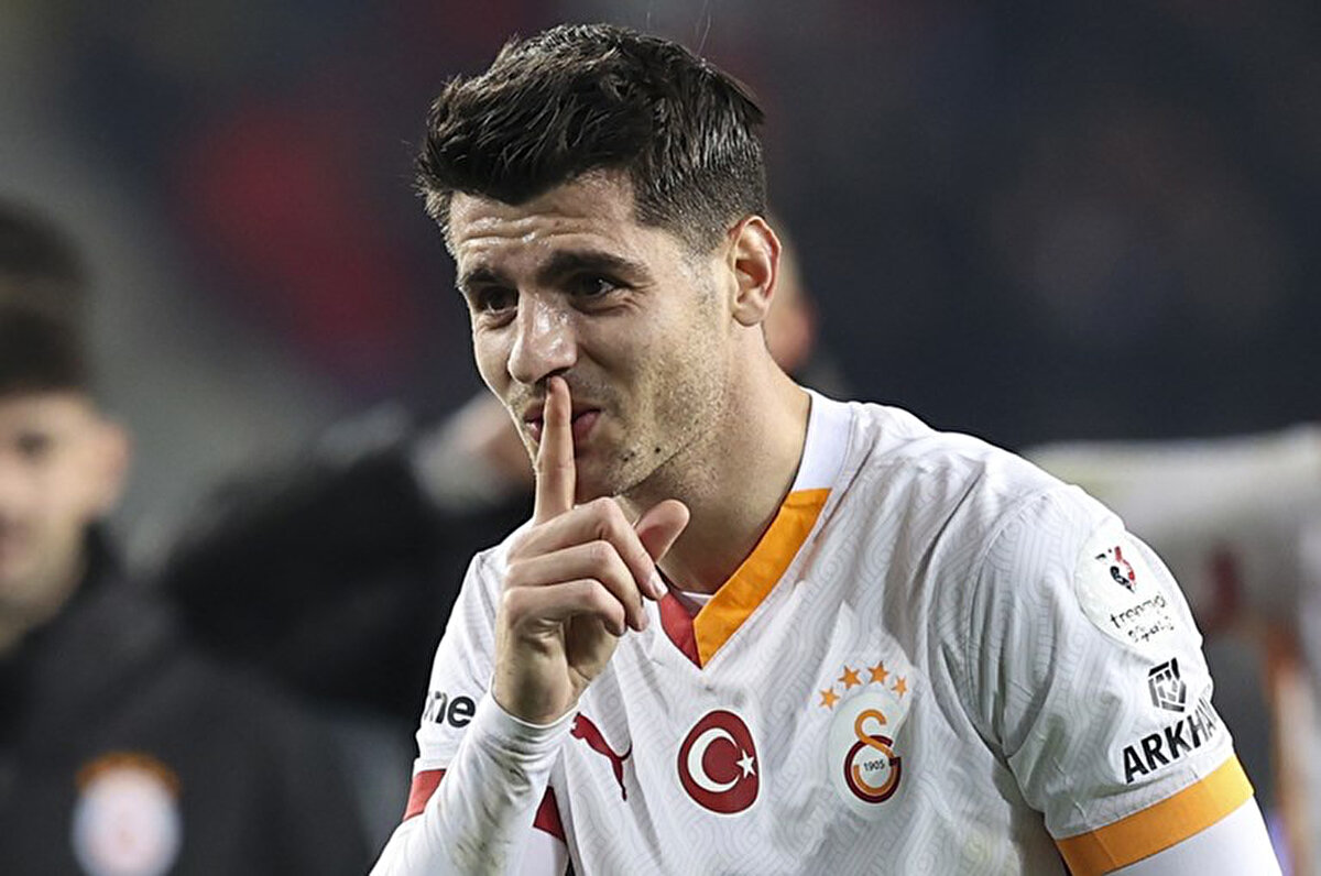 Icardi ile rekabet etmek isteyen Morata, olası bir yıldız golcü transferinde yine yedek kalacağını düşünüyor.<br>