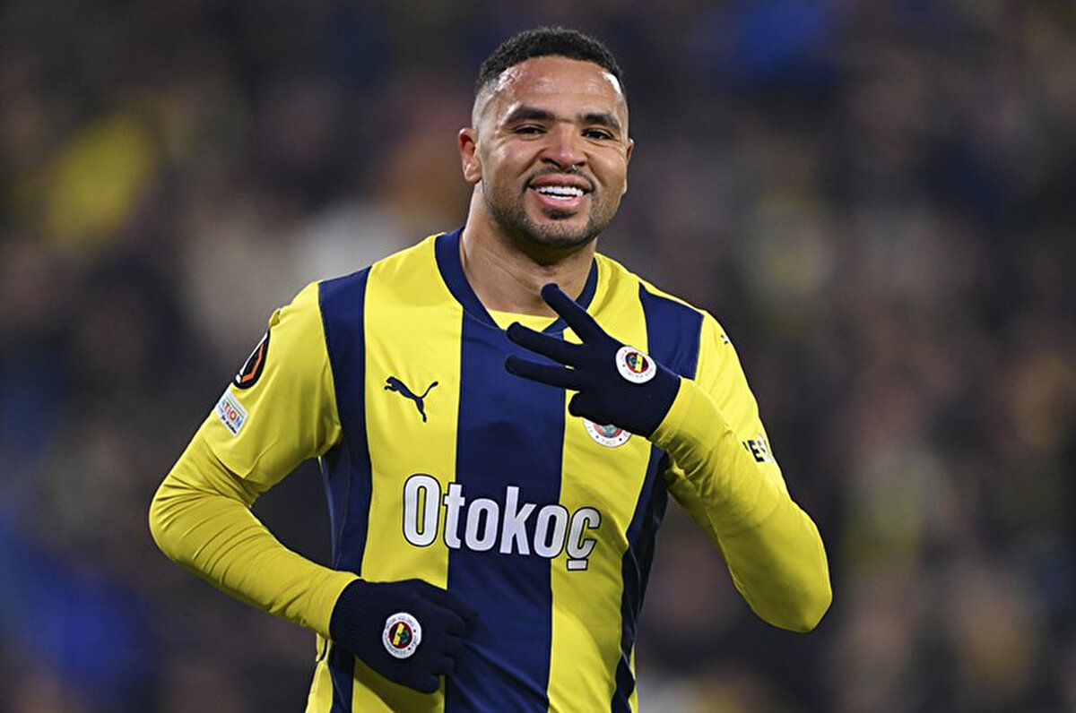 Fenerbahçe'nin Vlahovic transferini En-Nesyri'nin satışıyla gerçekleştireceği aktarıldı.<br>
