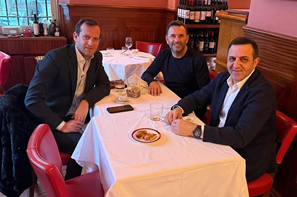 Oblak, Xhaka ve Leroy Sane gibi isimleri listesine alan Dursun Özbek, özellikle Sane transferi için George Gardi'yi görevlendirdi.<br>