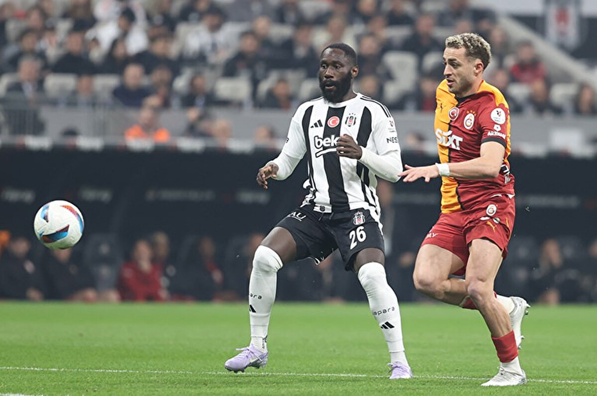Beşiktaş Başkanı Serdal Adalı ile Masuaku'nun arasında yaklaşık 3 ay önce yapılan görüşmede, Demokratik Kongolu sol bekin mukavelesindeki performansa bağlı bir yıllık uzatma opsiyonu kaldırılmıştı.<br>