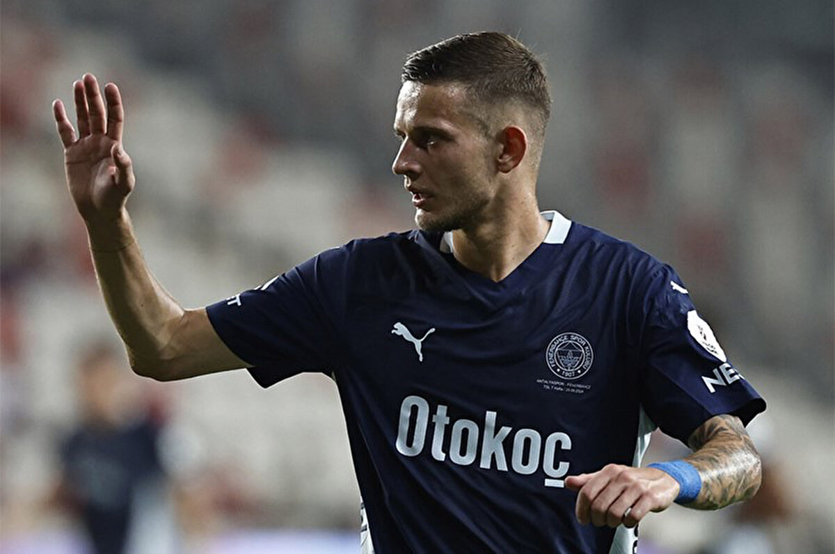 Szymanski, Fenerbahçe formasıyla 103 maça çıktı.<br>